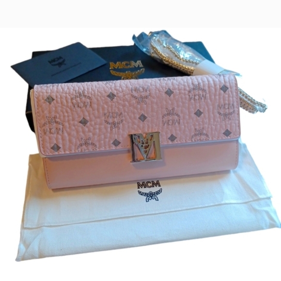 MCM Visetos Large Wallet on Chain - Picture 2 of 8